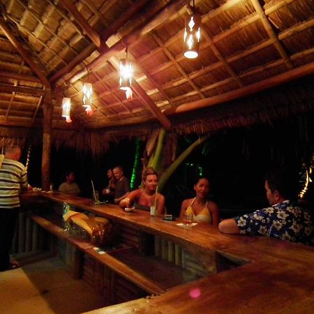 Cooper'S Beach Resort Lucbuan Экстерьер фото