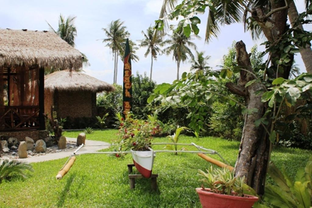Cooper'S Beach Resort Lucbuan Экстерьер фото