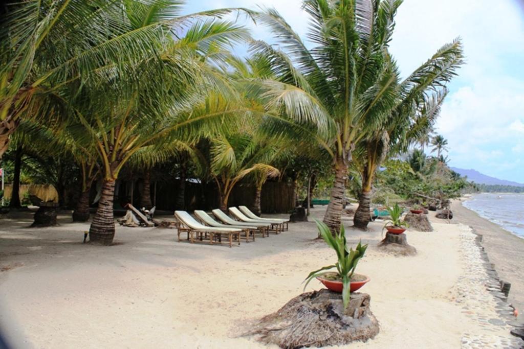 Cooper'S Beach Resort Lucbuan Экстерьер фото