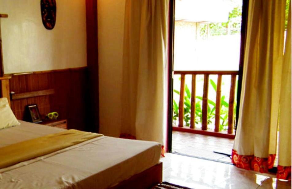 Cooper'S Beach Resort Lucbuan Номер фото