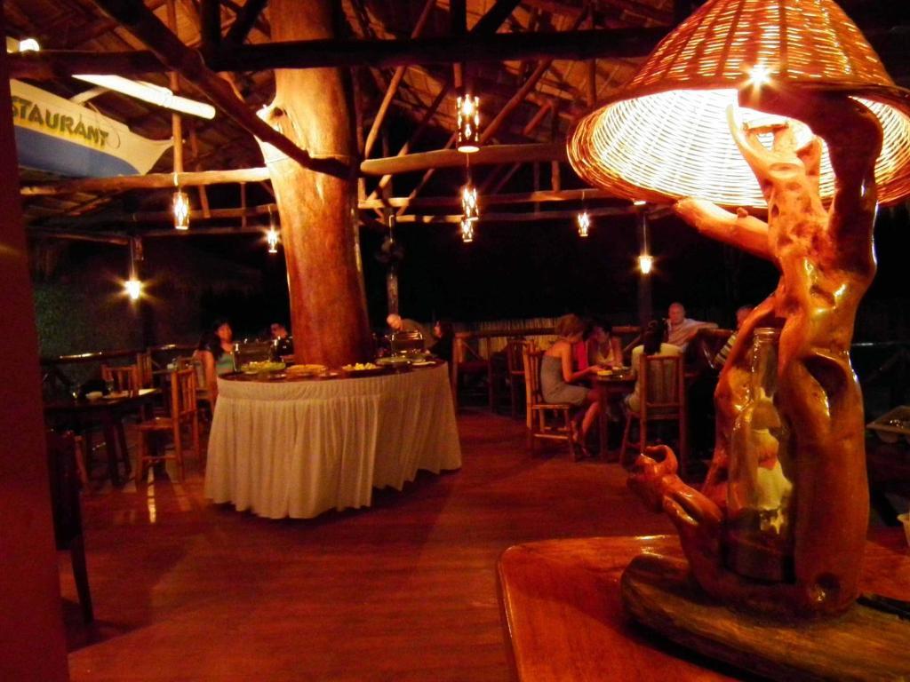 Cooper'S Beach Resort Lucbuan Экстерьер фото