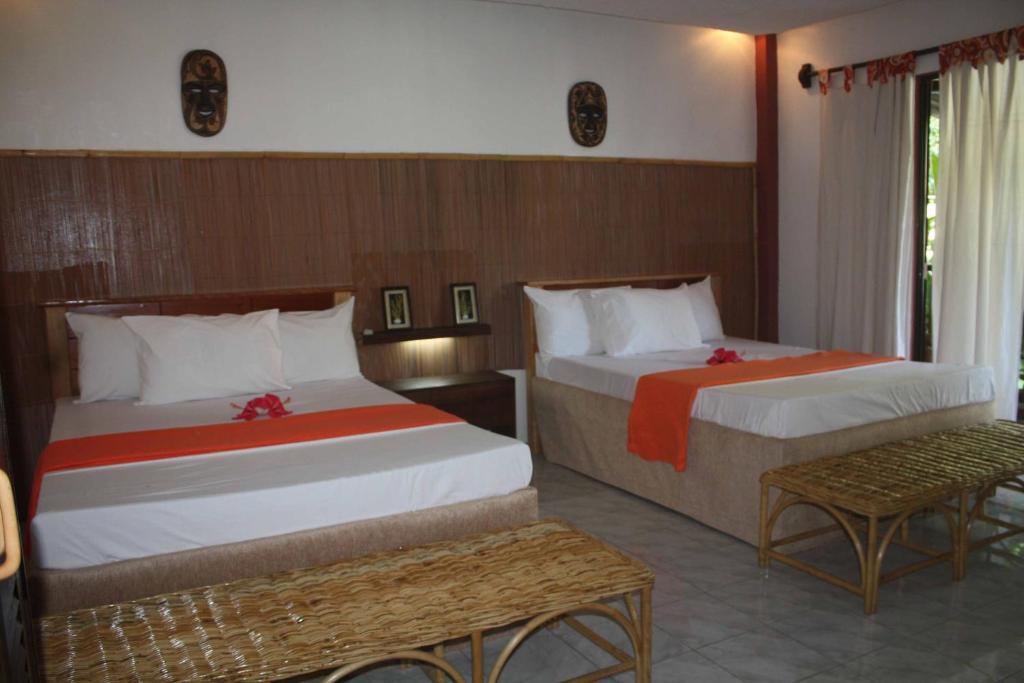 Cooper'S Beach Resort Lucbuan Экстерьер фото