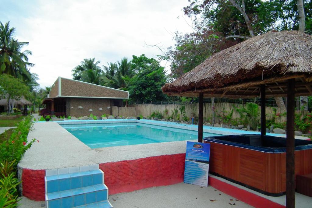 Cooper'S Beach Resort Lucbuan Экстерьер фото