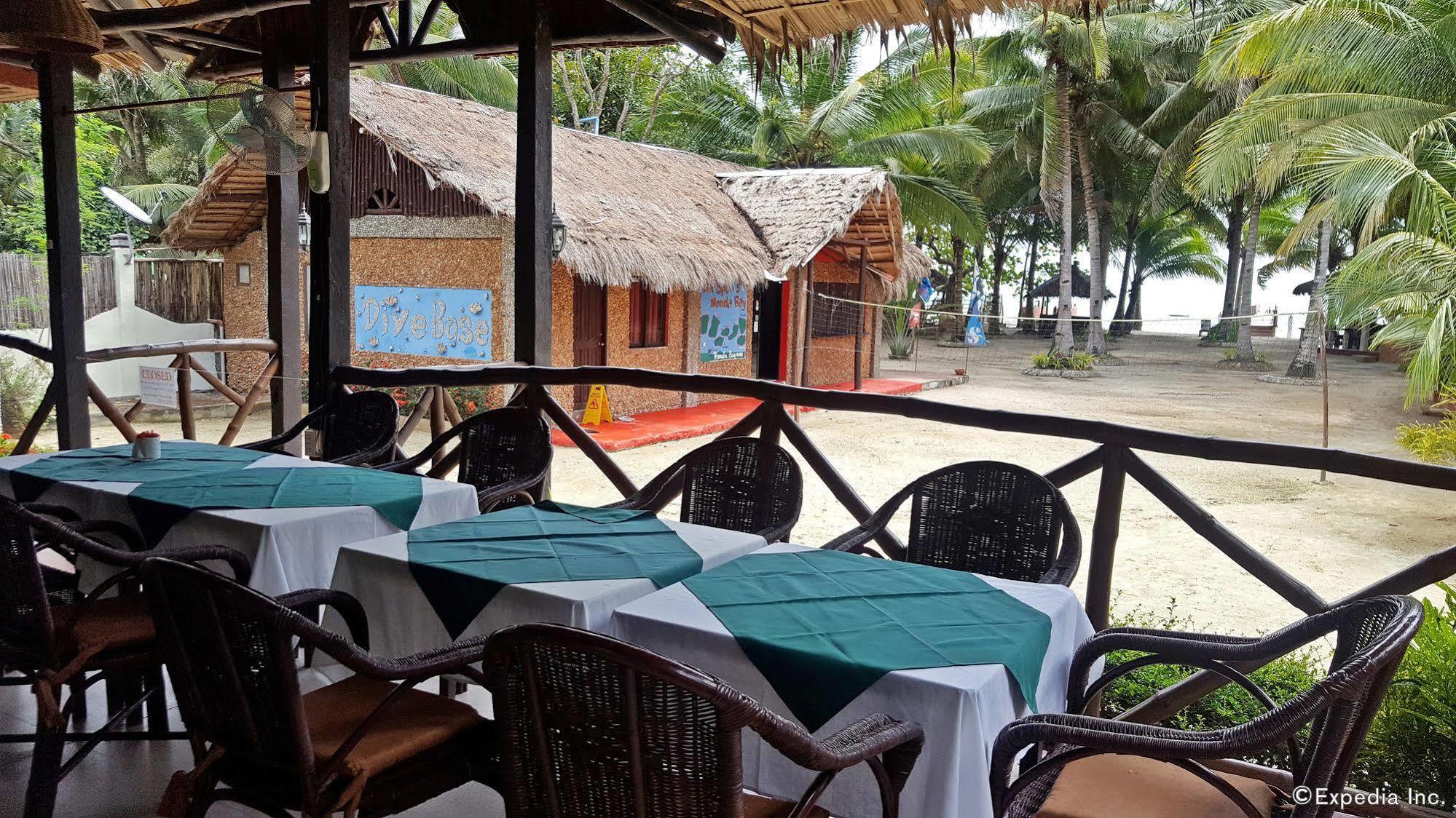 Cooper'S Beach Resort Lucbuan Экстерьер фото
