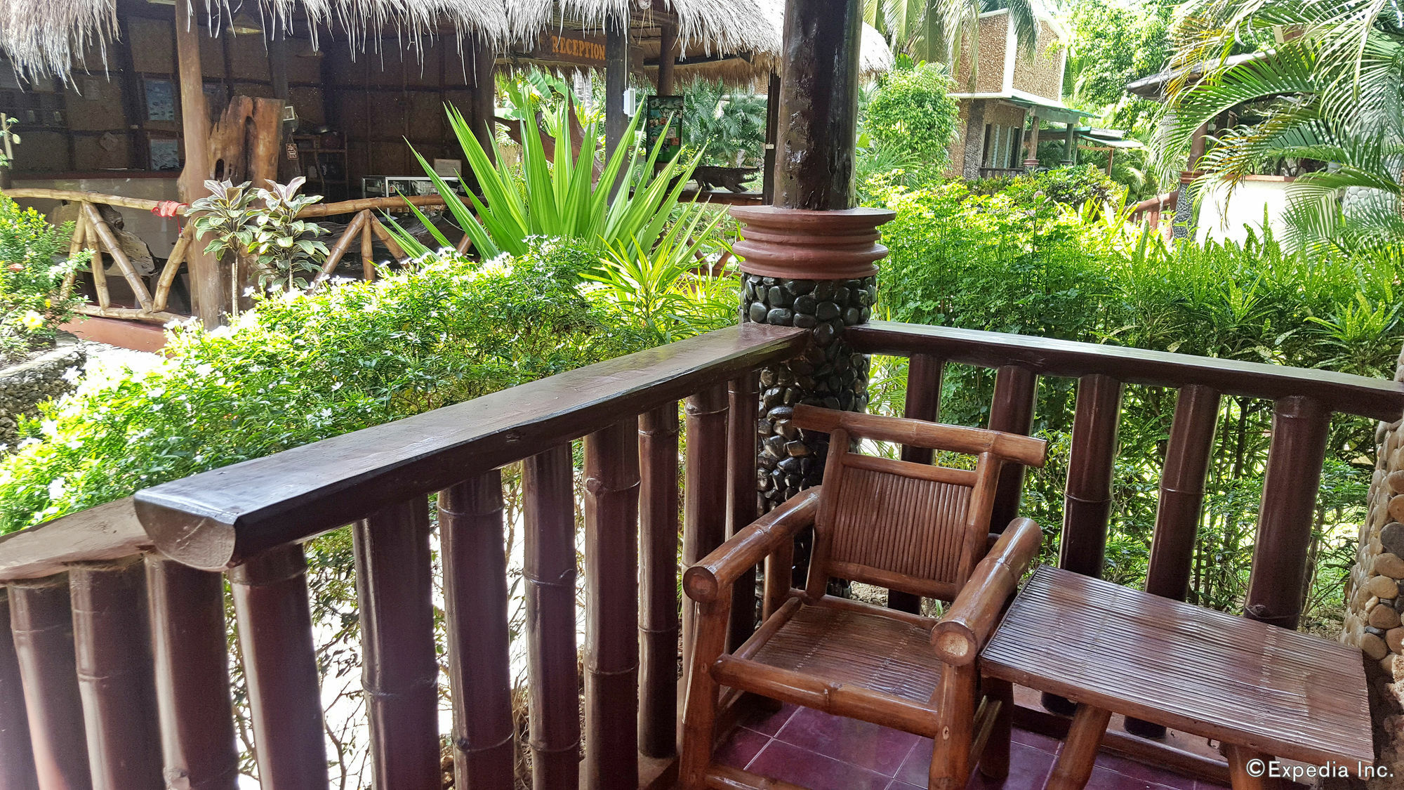 Cooper'S Beach Resort Lucbuan Экстерьер фото